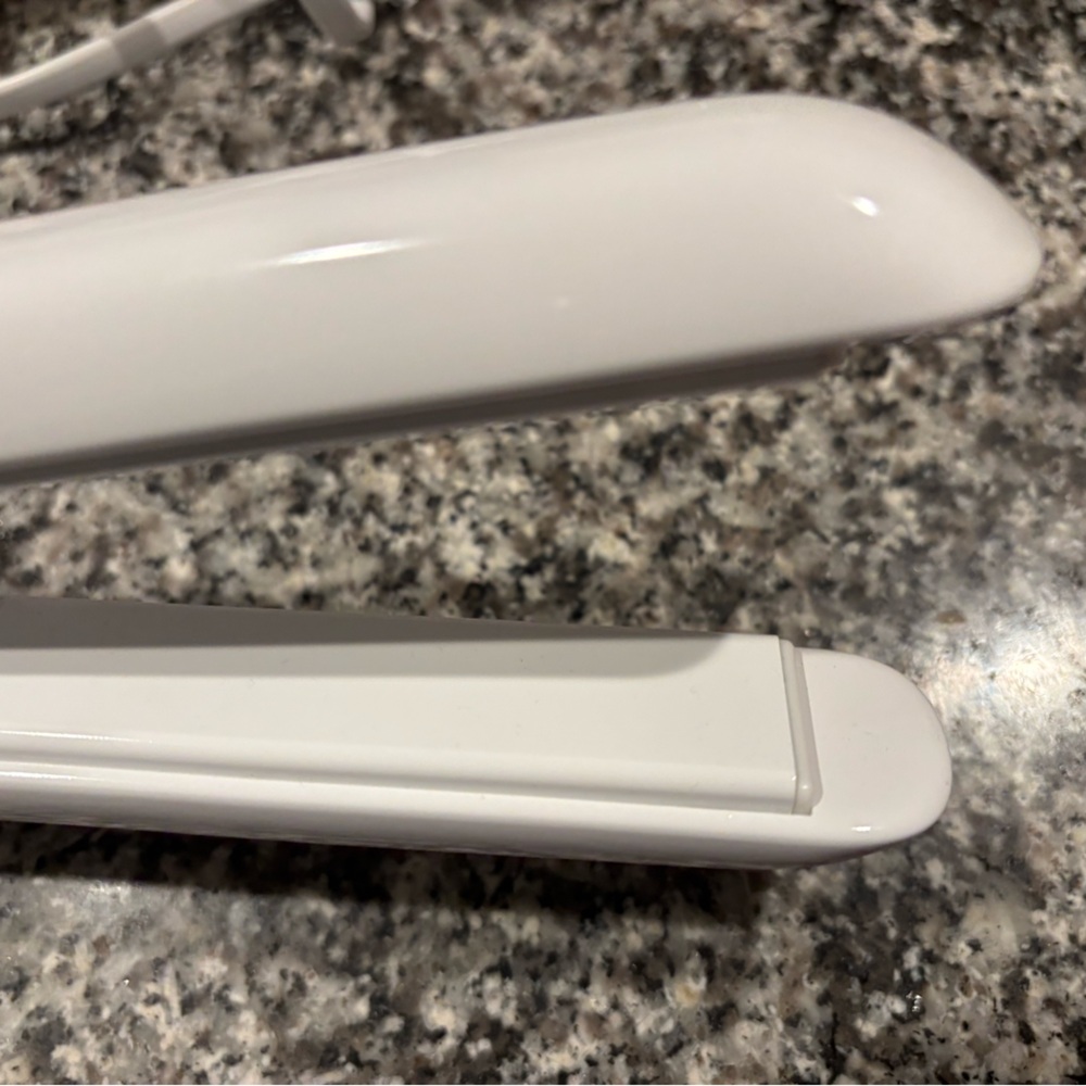T3 flat iron - Picture 3 of 4